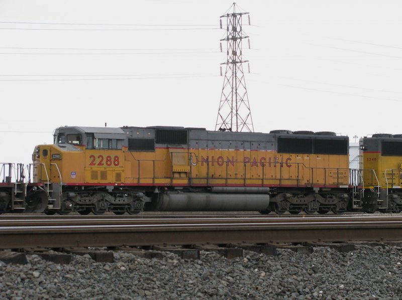 Die Union Pacific (UP) Lok 2288 ist am 4.2.2008 in einem Betriebswerk der UP in Houston (Texas) abgestellt.