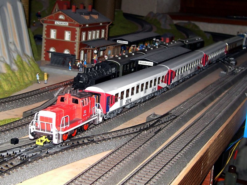 Die V 60 bei der Bereitstellung des ALEX nach Hof. 