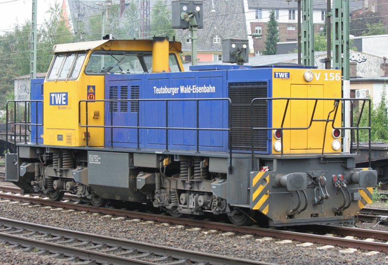 Die V156 der TWE rangiert Lz in Dsseldorf Rath am 11.08.2009