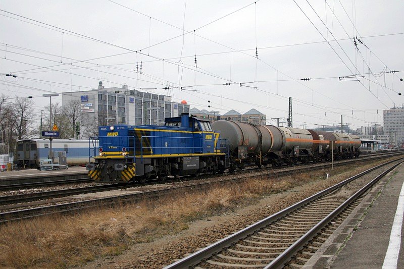 Die V2101 der MWB mit dem ECCO-Cargo Kastulus am 8.03.08 in Mnchen Ost