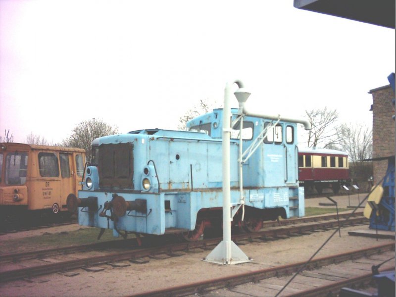 Die V22 der ehemaligen  Anschlussbahn Ost Prenzlau und VEB MAW Armaturenwerk Prenzlau jetzt im Eisenbahnmuseum Gramzow. Noch im schlechten Zustand ist aber im Aufbau.