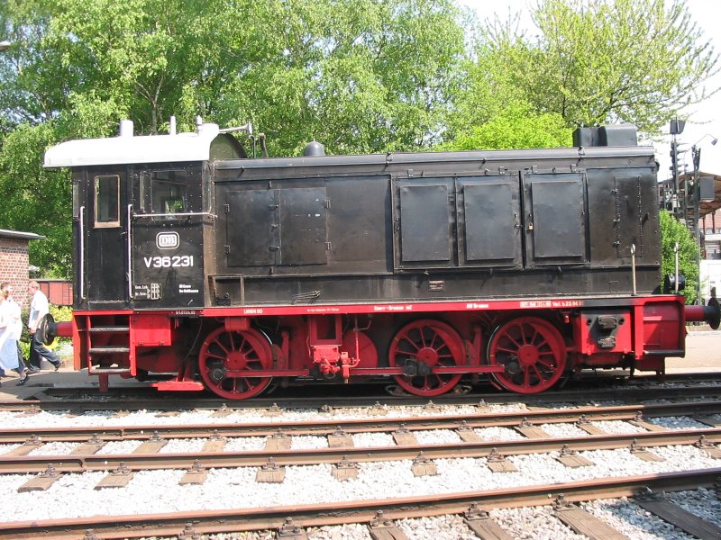 Die V36, bzw. die 236 231 stand am 28.04.2007 im Museum Bochum-Dahlhausen und gehrt zu deren festem Bestand an betriebsfhigen Lokomotiven und befrdert zuweilen auch den Museumszug als Zubringer oder den Zug der Ruhrtalbahn.
Mitfahrt sehr zu empfehlen !