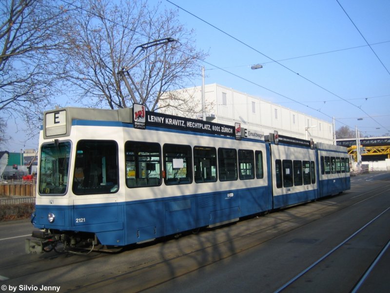 Die VBZ hat gemerkt das eine Mirage als Einsatzwagen doch ein bisschen wenig Kapazitt hat. So ist seit ca. Herbst die Snfte 2121 als Dispowagen im Einsatz, und steht wie hier am 29.12.08 oft in der Gessneralle.