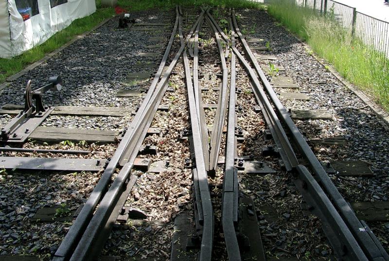 Die wahrscheinlich letzte erhaltene 750 mmm-Schmalspur-DKW in Deutschland am 20.05.2004 (Technisches Denkmal der Traditionsbahn Radebeul)
