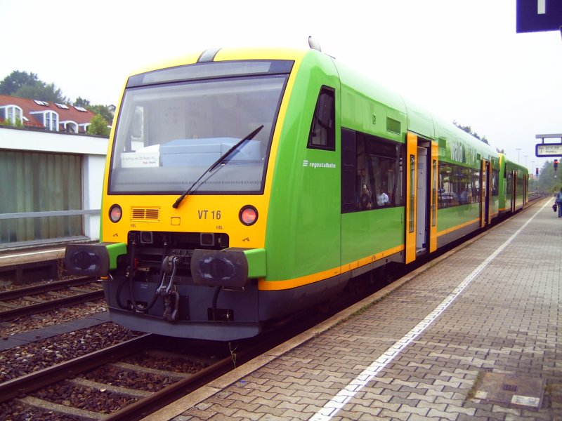 Die Waldbahn bei der ausfahrt am 16.08.2006 aus Deggendorf Hbf.