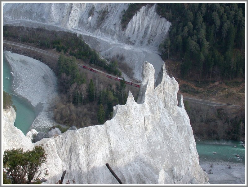 Die weissen Kalkwnde erinnern an die Kreidefelsen am Kaiserstuhl auf Rgen. (26.03.2007)