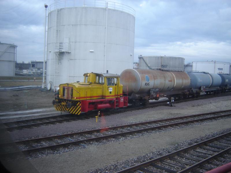 die Werkslok der Fa. OmniTank im Tanklager Speyer. Gesehen am 20.02.2006