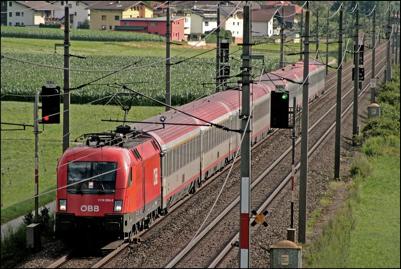 Die Wiener 1116 206 hat die Aufgabe den OEC 161  Voralberg , Z�rich HB - Wien Westbahnhof, von Buchs(SG) nach Wien West zubringen. In �ber 4 Stunden wird er das Ziel erreichen.(08.07.2008)
