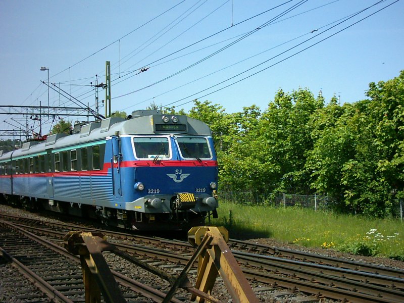 Die X12 3219 bei der Ausfahr aus Jnkping in Richtung Nssj