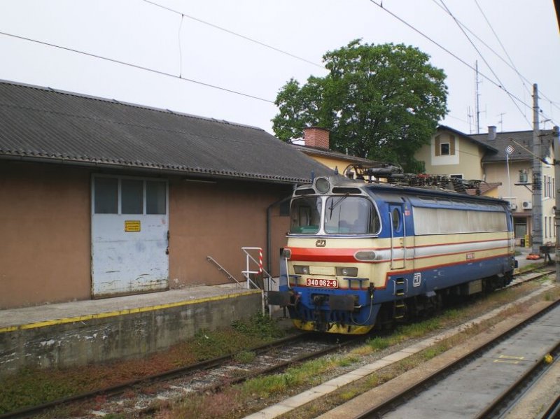 die Zweisystemlokomotive ČD 340 062 am 05.06.2007 im sterreichisch-Tschechischen Grenzbahnhof Summerau

