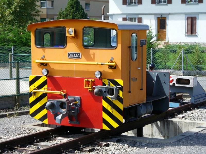 DIEMA Dieselrangierlok Tm 2/2 1 im Bahnhofsareal von Echallens am 03.09.2006
