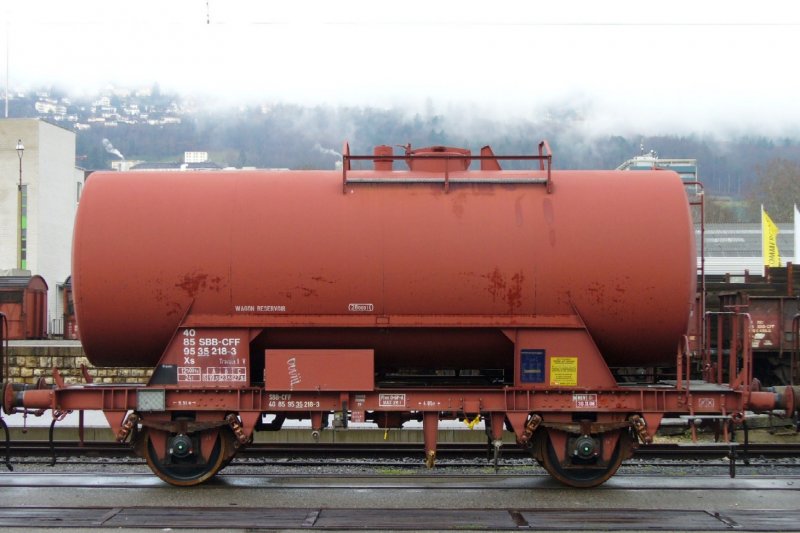 Dienstwagen Xs 40 85 953 5 218-3 im SBB Gterbahnhof von Biel - Bienne am 13.01.2007