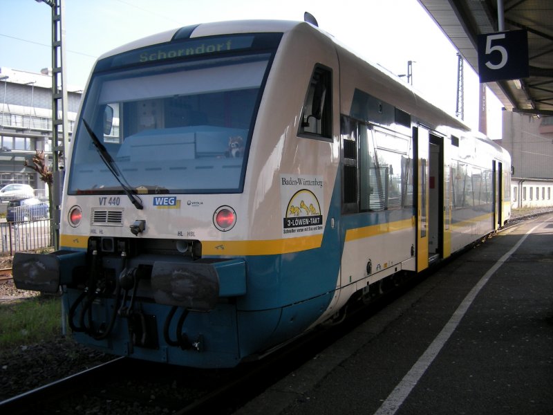 Dies ist eine VT 440 in Schorndorf. Fahrtbereit nach Rudersberg Nord
nchte Haltestelle wre Schorndorf Hammerschlag.