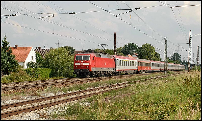 Diese 120er zieht den EC 114  Wrthersee  bis Stuttgart Hbf. Der EuroCity verkehrt nach Lokwechsel in Stuttgart weiter bis Dortmund Hbf. Aufgenommen in den Sommerferien 2008 bei Haspelmoor.
