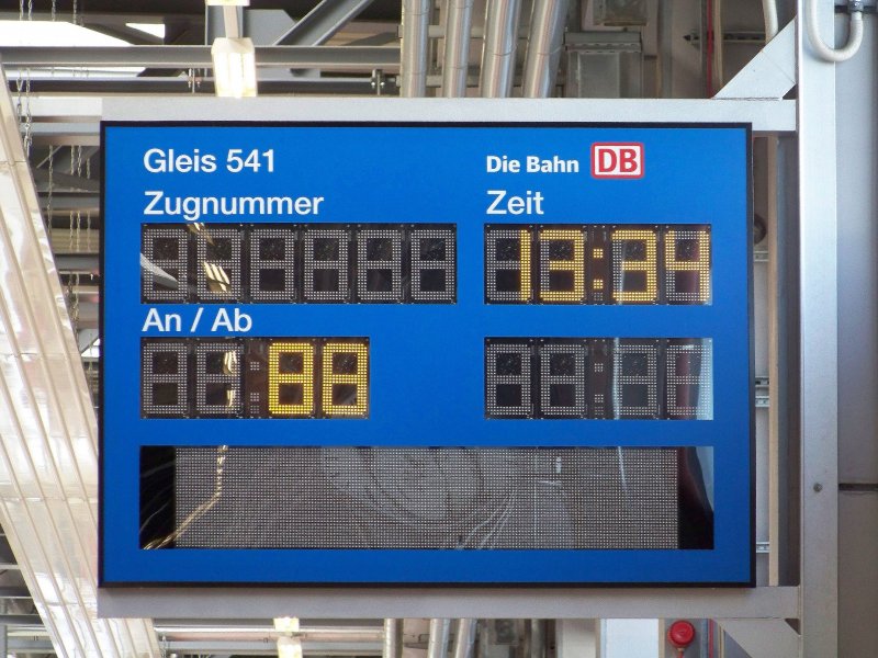 Diese Aufnahme zeigt nochmal die Anzeigetafel im BW Rummelsburg an. Was allerdings die  88  heit, wei ich nicht.