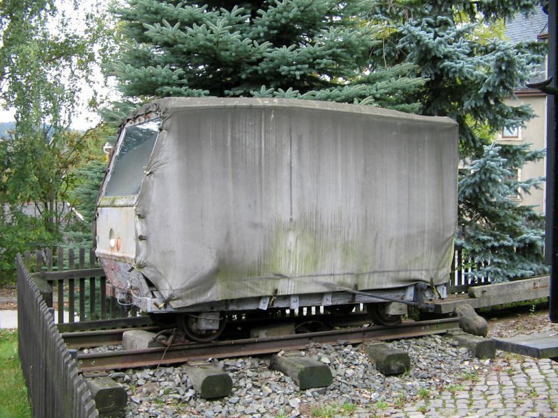 Diese Bahnmeisterdraisine/SKL steht am Bahnhof Geyer, 03.10.07