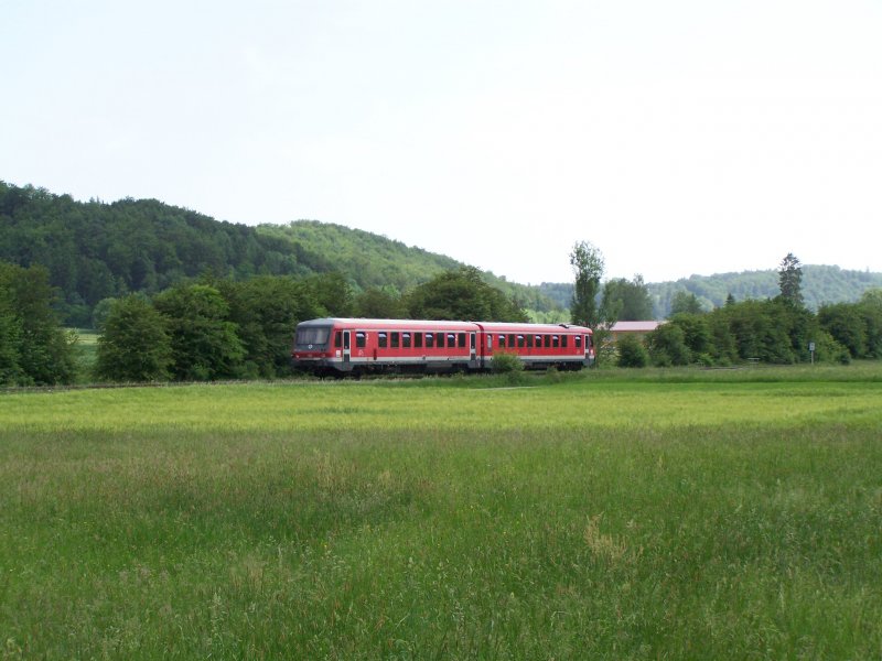 Diese Br.628 fuhr am 25.05.07 nach Ulm Hbf, hier zwischen Oberkochen und Knigsbronn.