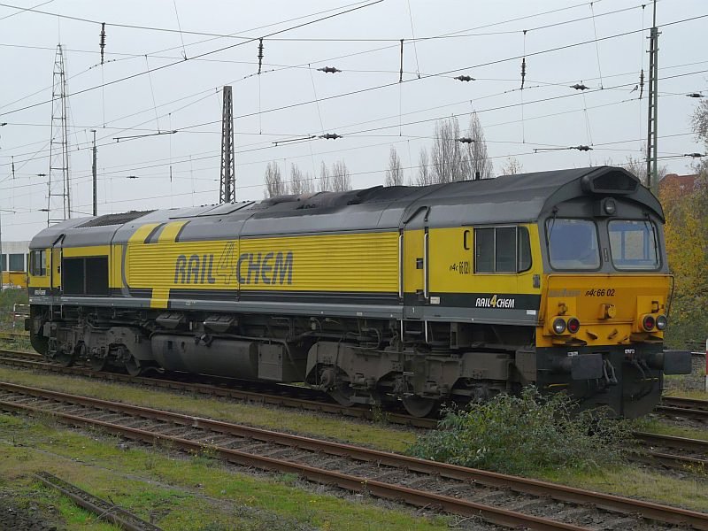 Diese Class 66 steht abgestellt im Krefelder Hauptbahnhof. Das Bild stammt vom 14.11.2008