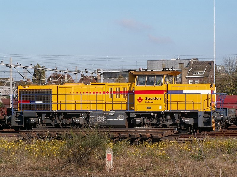 Diese G1206 der struktonrailinfra steht im Venloer Bahnhof. Das Foto stammt vom 22.10.2007