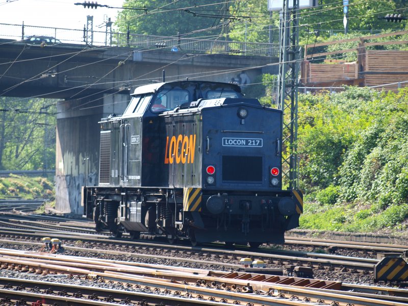 Diese schwarze Locon 217 war heute am 24.04.2009 solo am Westbahnhof in Aachen unterwegs.