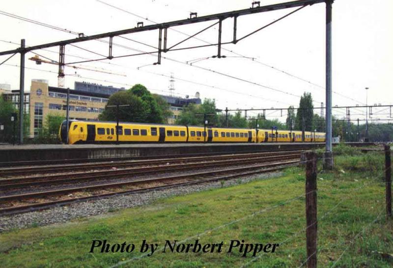 Diesel-Triebzug DM 90 in Enschede 27 April 2000 