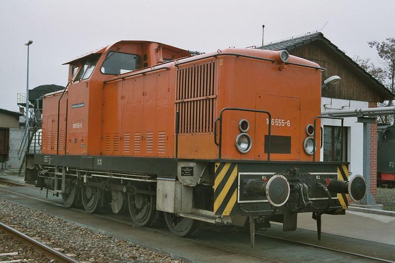 Diesellok 106 555-6 der Schsischen Oberlausitzer Eisenbahngesellschaft in Zittau im Nov. 2004