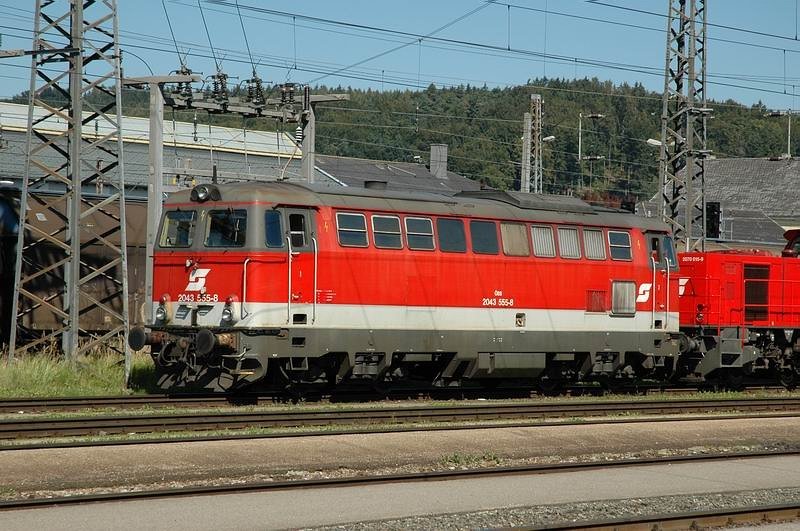 Diesellok 2043.555 im Bf. Attnang-Puchheim am 9.9.2006