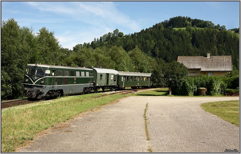 Diesellok 2050 04 fhrt mit Sonderzug 19815 von Leoben nach Lavamnd.
Taxwirt Obdacher Sattel 10.08.2008