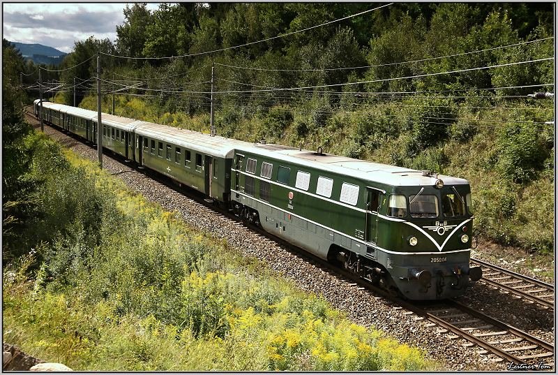 Diesellok 2050 04 fhrt mit Sonderzug 19804 von Bleiburg nach Zeltweg.
9.8.2008