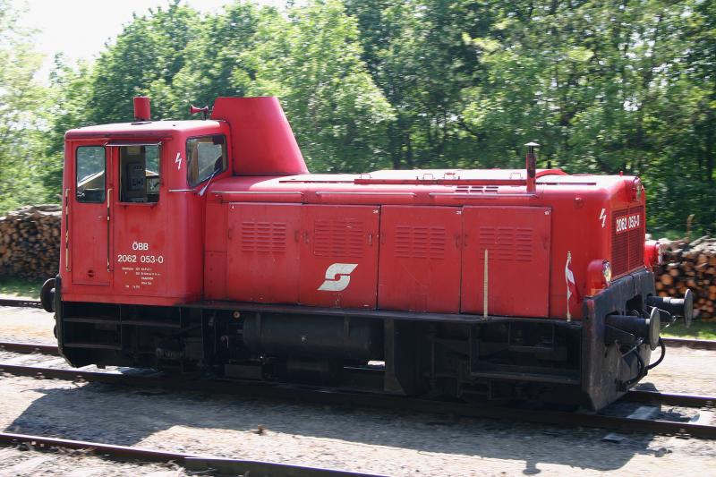 Diesellok 2062 053-0 des Vereins Freunde der Bahnlinie Oberwart-Obersch�tzen bei einer Lokpr�sention w�hrend des Bahnhoffestes im burgenl�ndischen Obersch�tzen. (Bahnlinie Oberwart-Obersch�tzen als Museumsbahn reaktivert). (28.5.2005)