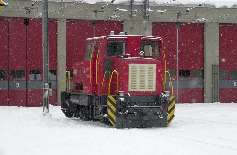 Diesellok abgestellt in Andermatt.10.12.2008