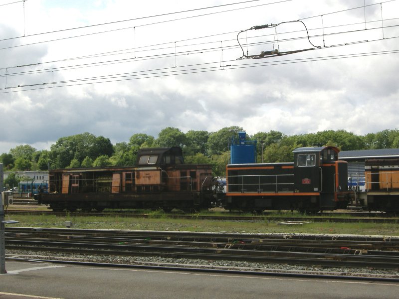 Diesellok BB 66307 (soweit lesbar) lt einen Blick auf den Motor zu und wirkt wie ein heruntergekommener Lokbausatz.
Die Kleinlok Y 7578 prsentiert sich hingegen in klasischer grner Lackierung

28.05.2006 Metz
