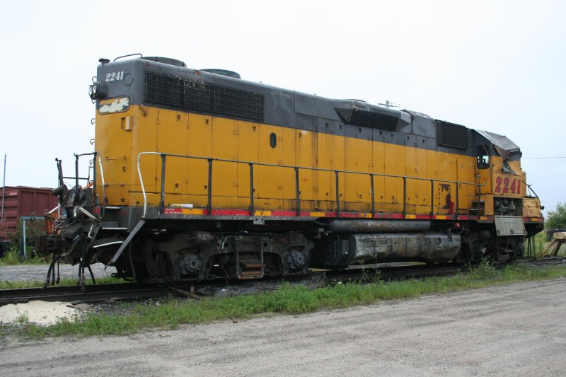 Diesellok GP38-2 2241 der LLPX (Locomotive Leasing Partners) am 9.8.2009 in North Bay. Dieses Exemplar macht auch nicht gerade den frischesten Eindruck.