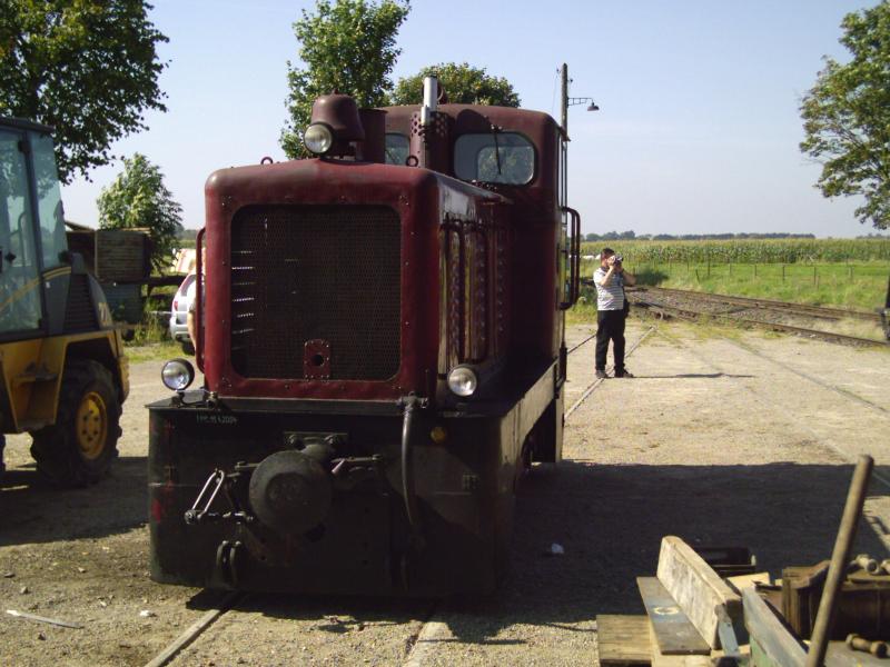 Diesellok  Helmut  im Bahnhof Schierwaldenrath
Spmmer 2005