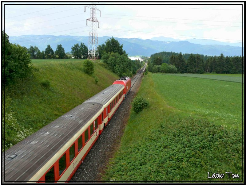 Diesellok Hercules 2016 088 bespannt den Regionalzug 4598 von Klagenfurt nach Zeltweg.Das ist der einzige Zug der t�glich aus dem Lavanttal kommt da es sonst nur mehr Schienenersatzverkehr mit Bussen gibt. Zeltweg 08.06.2007 