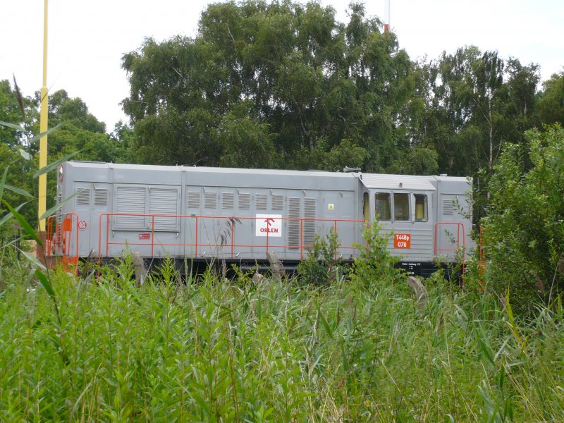 Diesellok mit Kesselwagenzug am 24.7.2007 in Swinemnde