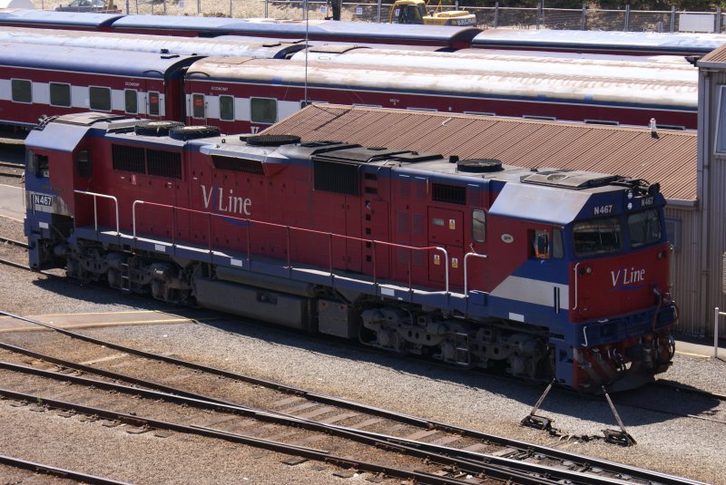 Diesellok wartet in Melbourne auf ankommenden Zug fr Weiterfahrt