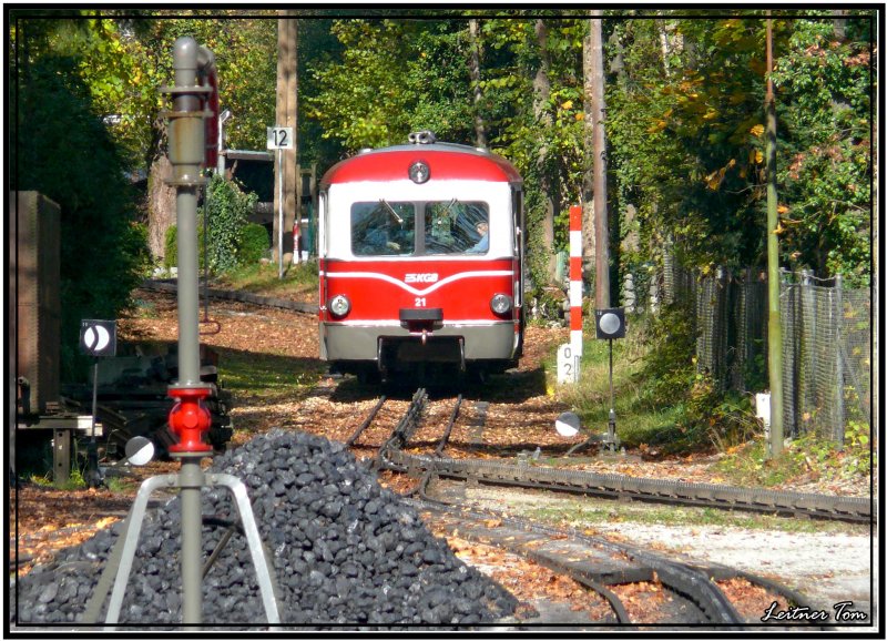 Dieseltriebwagen B4VT (ehem. BB 5099)der Schafbergbahn fhrt in die Talstation St.Wolfgang ein.
14.10.2007