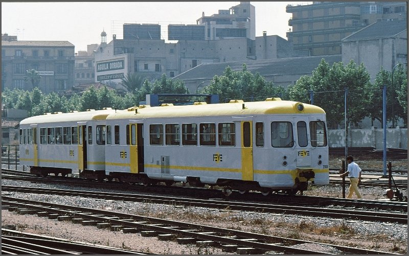 Dieseltriebwagen der FEVE in Palma de Mallorca. (Archiv 06/89)