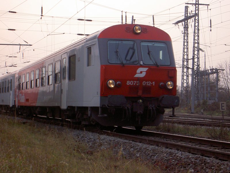 Diesen City-Shuttle konnt ich am 19.November gegen 16:00 Uhr im Bahnhof Ebenfurth bei der Ausfahrt Richtung Sopron fotographieren. Ebenfalls fand ich den Taurus der DB (DB 182) auf einem Nebengleis vor, den ich natrlich auch knipsen musste ...