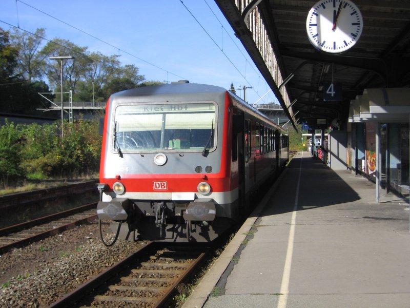 Dieser 628 stand am 03.10.2007 als RB nach Kiel im Bahnhof Flensburg.