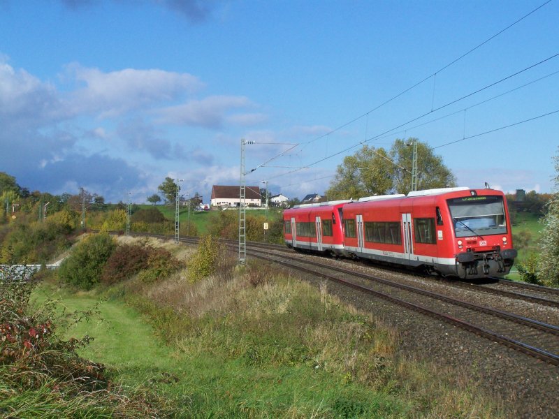 Dieser 650er ist am 18.oktober 2007 von Ulm Hbf nach Crailsheim unterwegs. Hier kurz vor Goldshfe.