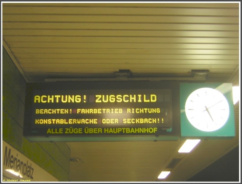 Dieser auergewhnliche Zugzielanzeigertext hatte seinen Grund darin, da im Zeitraum vom 28.07. bis 10.08.2007 die Linie U4 aufgrund von Gleisbauarbeiten an der Station Bornheim Mitte nur auf dem Gleis in Richtung Bockenheimer Warte verkehrte, und das auch nur als Pendelzug zwischen Bornheim Mitte und Konstablerwache. Die Aufnahme entstand am 28.07.2007 an der Station Merianplatz, wie am Stationsschild im Bild unten links zu erkennen ist.