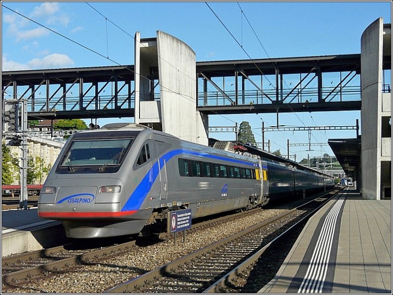 Dieser Cisalpino ETR 470 hatte am Morgen des 03.08.08 Anfahrschwierigkeiten im Bahnhof von Spiez. Es klappte erst beim zweiten Versuch. (Jeanny)  