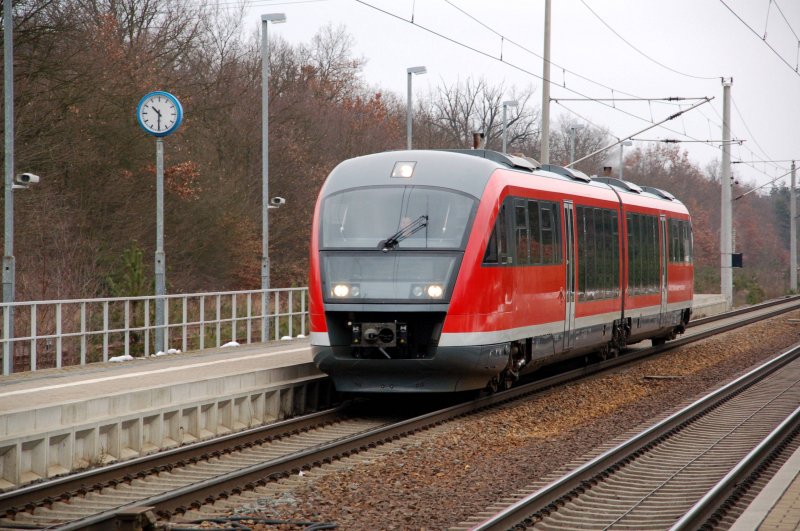 Dieser Desiro durchfuhr am 30.01.09 Burgkemnitz. Er  besitzt noch keine DB-Logos und keine Baureihennummer, au�erdem sieht er sehr sauber aus. Liefert Siemens noch Desiros an die DB aus?