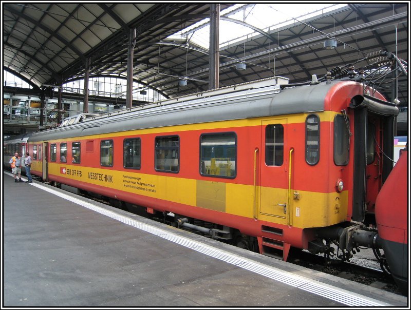 Dieser Fahrleitungsmesswagen der SBB stand am 18.07.2007 im Bahnhof von Luzern.