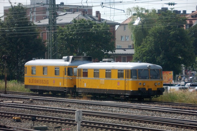 Dieser Farbklecks in Gestalt eines Gleismezuges war auch am 26.06.2008 im Augsburger Raum unterwegs.