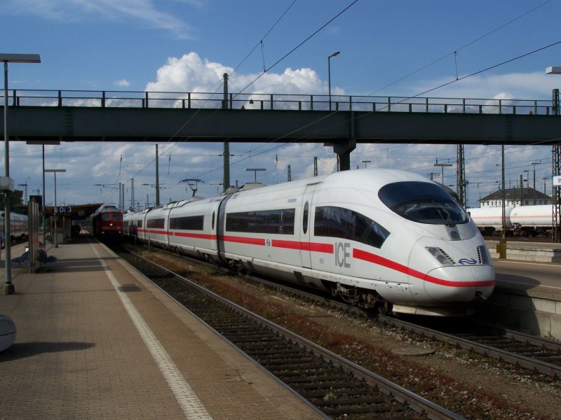 Dieser Hollndische ICE-3 getauft auf den Namen  Amsterdam  fuhr am 27.05.07 durch den Bahnhof Ingolstadt. 