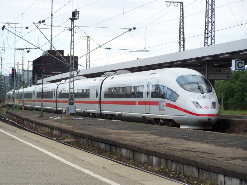 Dieser ICE-3 furh am 27.06.07 aus dem Stuttgart Hbf aus, sein Ziel war Mnchen Hbf, nchster Halt ist Ulm Hbf.
