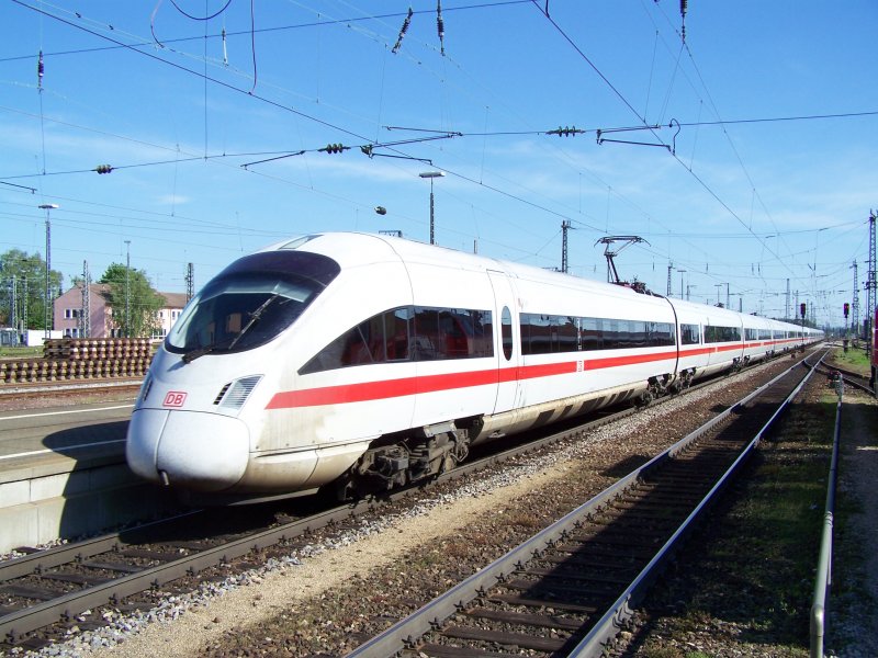 Dieser ICE-T fuhr im Juni 2007 von Mnchen Hbf nach Berlin Hbf. Hier im Bahnhof Ingolstadt.